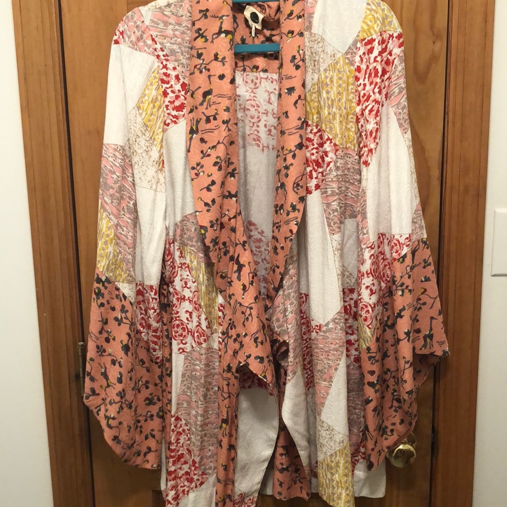 ✨Anthro Beautiful Robe✨
